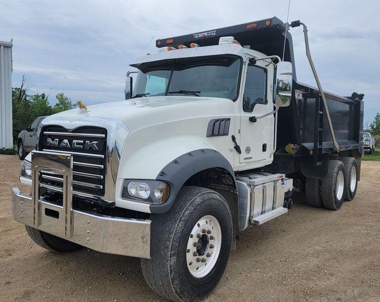 2021 Mack GU713